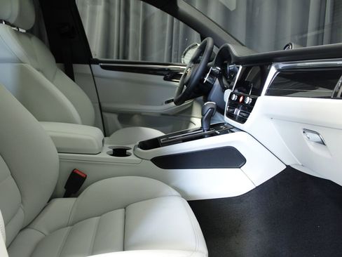 New 2026 Porsche Macan S image 29