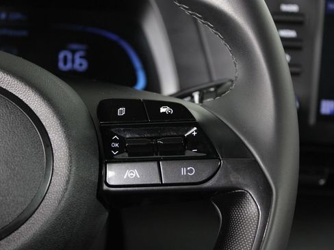 Certified 2025 Hyundai Elantra Sport FWD image 27