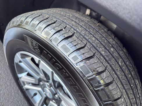 Used 2025 GMC Terrain Elevation image 16