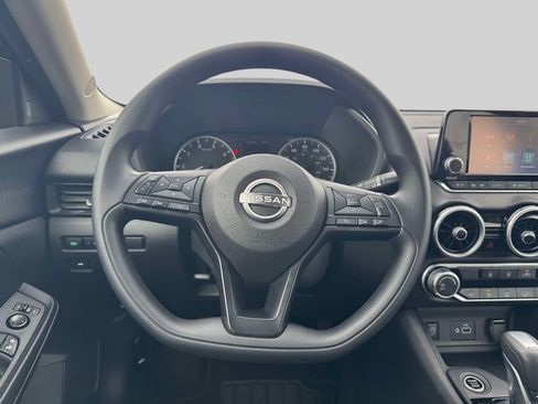 Used 2025 Nissan Sentra S FWD image 13
