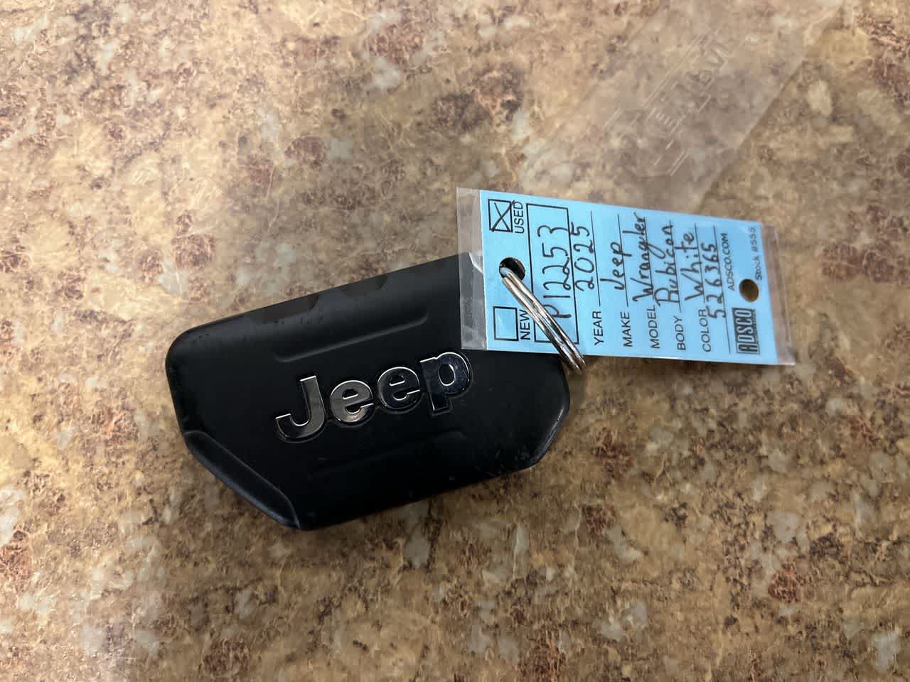 Used 2025 Jeep Wrangler Unlimited Rubicon AWD/4WD image 24
