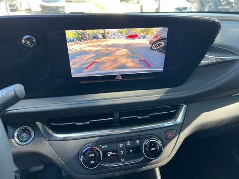 Used 2025 Buick Envista Preferred image 17