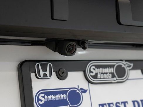 New 2025 Honda Pilot EX-L image 8