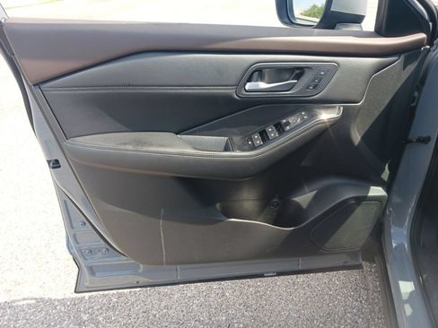 Used 2023 Nissan Rogue SL w/ SL Premium Package FWD image 11