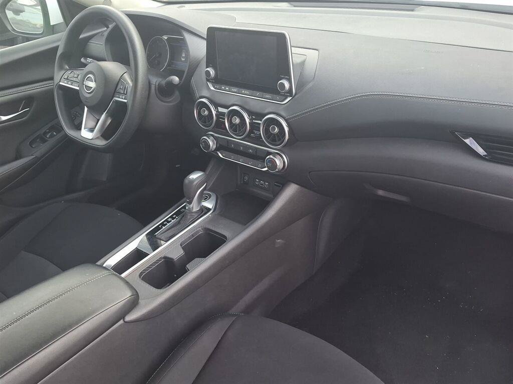 Used 2025 Nissan Sentra SV FWD image 12