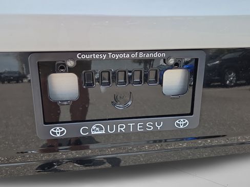 Used 2025 Toyota Corolla XSE FWD image 33