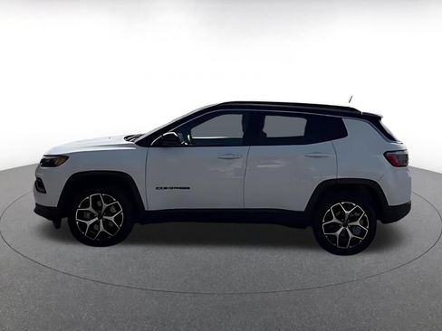 Used 2025 Jeep Compass Limited AWD/4WD image 9