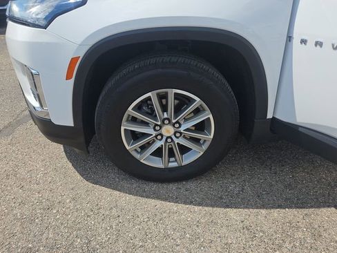 Used 2023 Chevrolet Traverse LT image 27
