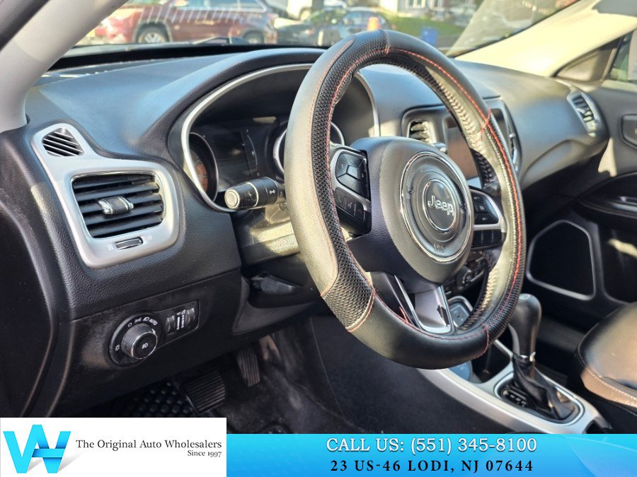 Used 2019 Jeep Compass Latitude w/ Cold Weather Group AWD/4WD image 8