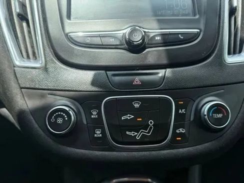 Used 2018 Chevrolet Malibu LT FWD image 24