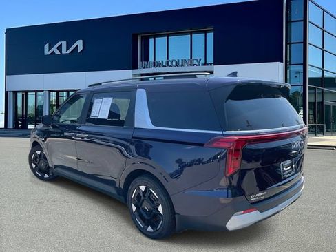 Certified 2025 Kia Carnival EX FWD image 9