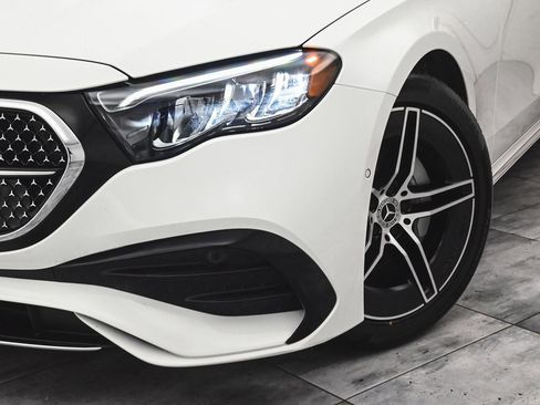 Used 2025 Mercedes-Benz E 350 4MATIC Sedan image 36