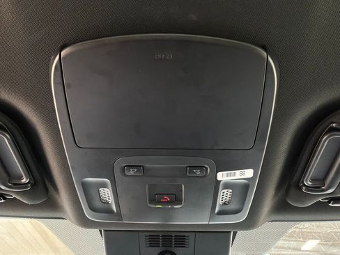 Used 2025 Toyota Camry SE FWD image 17