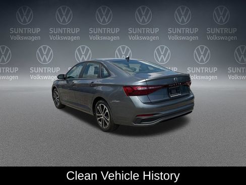 Used 2025 Volkswagen Jetta Sport FWD image 3