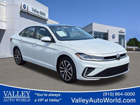 Used 2026 Volkswagen Jetta SE FWD image 1
