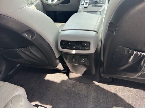 Used 2021 Hyundai Palisade SEL w/ Premium Package AWD/4WD image 15