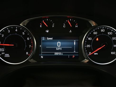 Used 2023 GMC Acadia SLE w/ Driver Convenience Package image 9