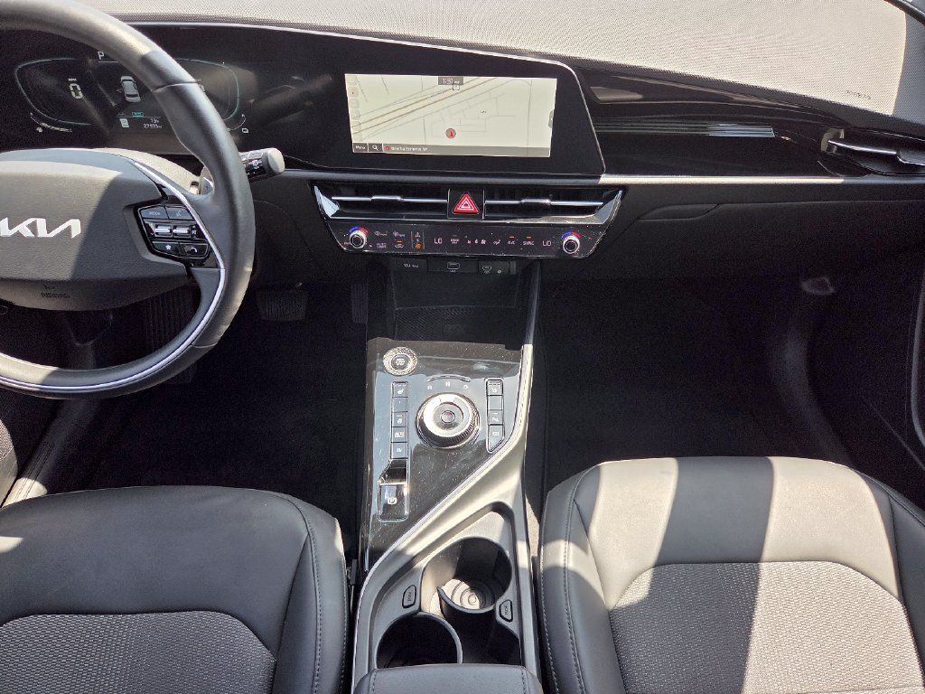 Used 2023 Kia Niro EX w/ EX Cold Weather Package FWD image 15