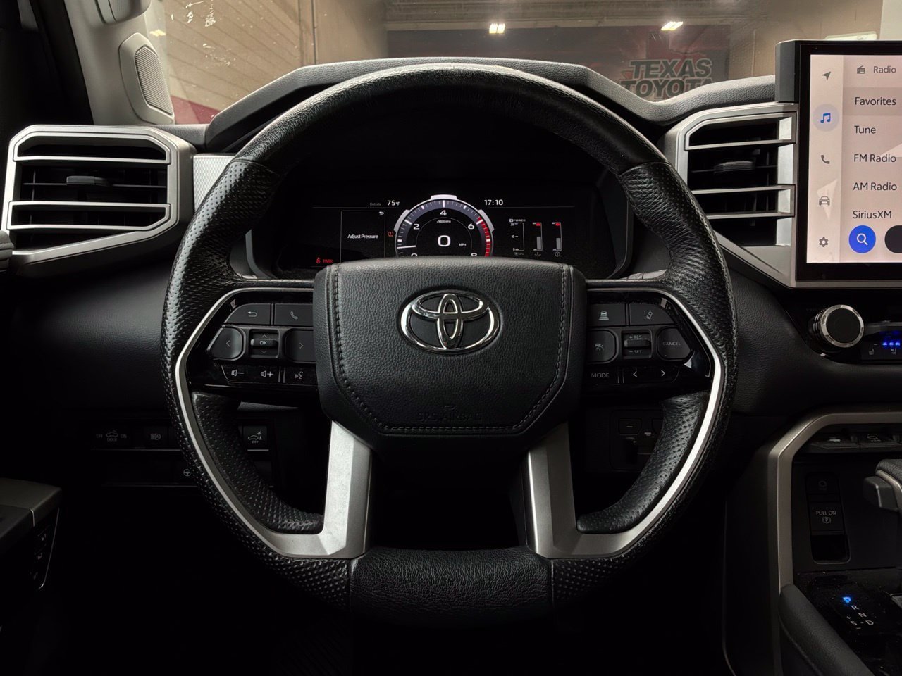 Used 2024 Toyota Tundra Limited AWD/4WD image 43