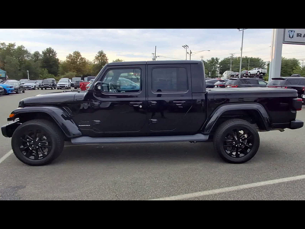 Used 2023 Jeep Gladiator Overland AWD/4WD image 5