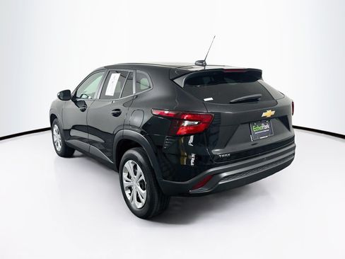 Used 2025 Chevrolet Trax LS FWD image 5