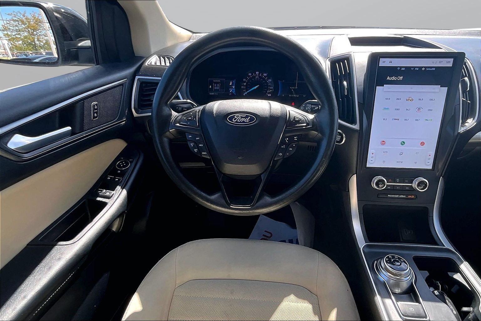 Used 2022 Ford Edge SE w/ Black Appearance Package AWD/4WD image 5