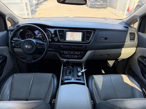 Used 2016 Kia Sedona SX FWD image 39