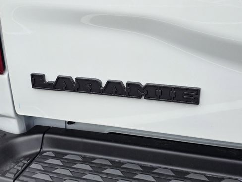 New 2026 RAM 2500 Laramie AWD/4WD image 12