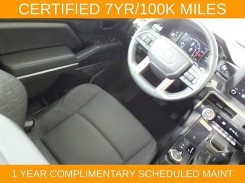 Used 2024 Toyota Tacoma SR5 AWD/4WD image 16