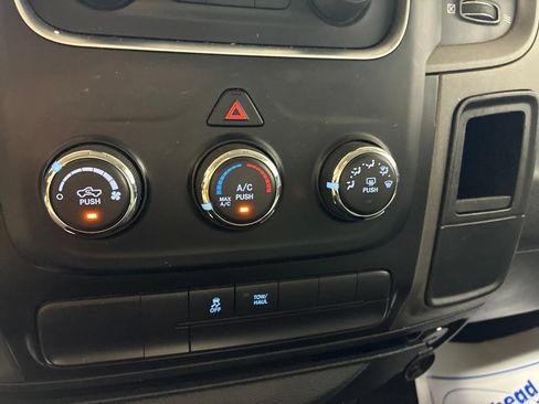 Used 2018 RAM 1500 Express AWD/4WD image 18