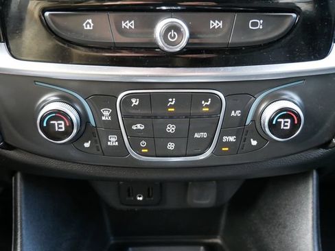 Used 2023 Chevrolet Traverse LT w/ Rear Camera Mirror Package AWD/4WD image 16