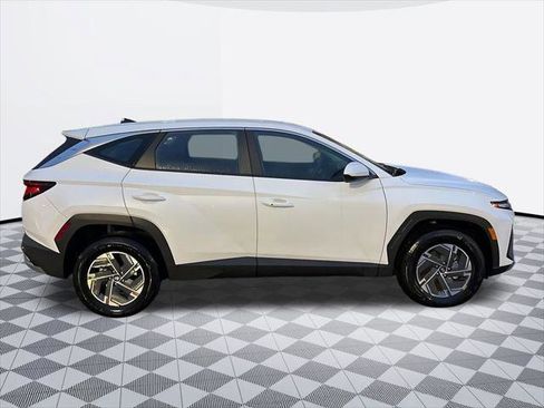 New 2026 Hyundai Tucson Blue SE w/ Tow & Go Package AWD/4WD image 2