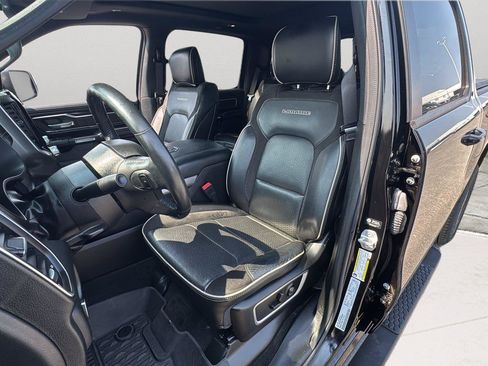 Used 2023 RAM 1500 Laramie AWD/4WD image 18