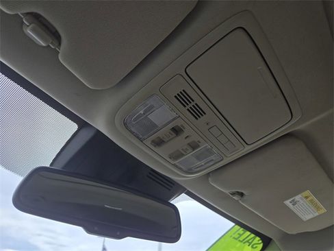 Used 2018 Honda CR-V Touring image 18