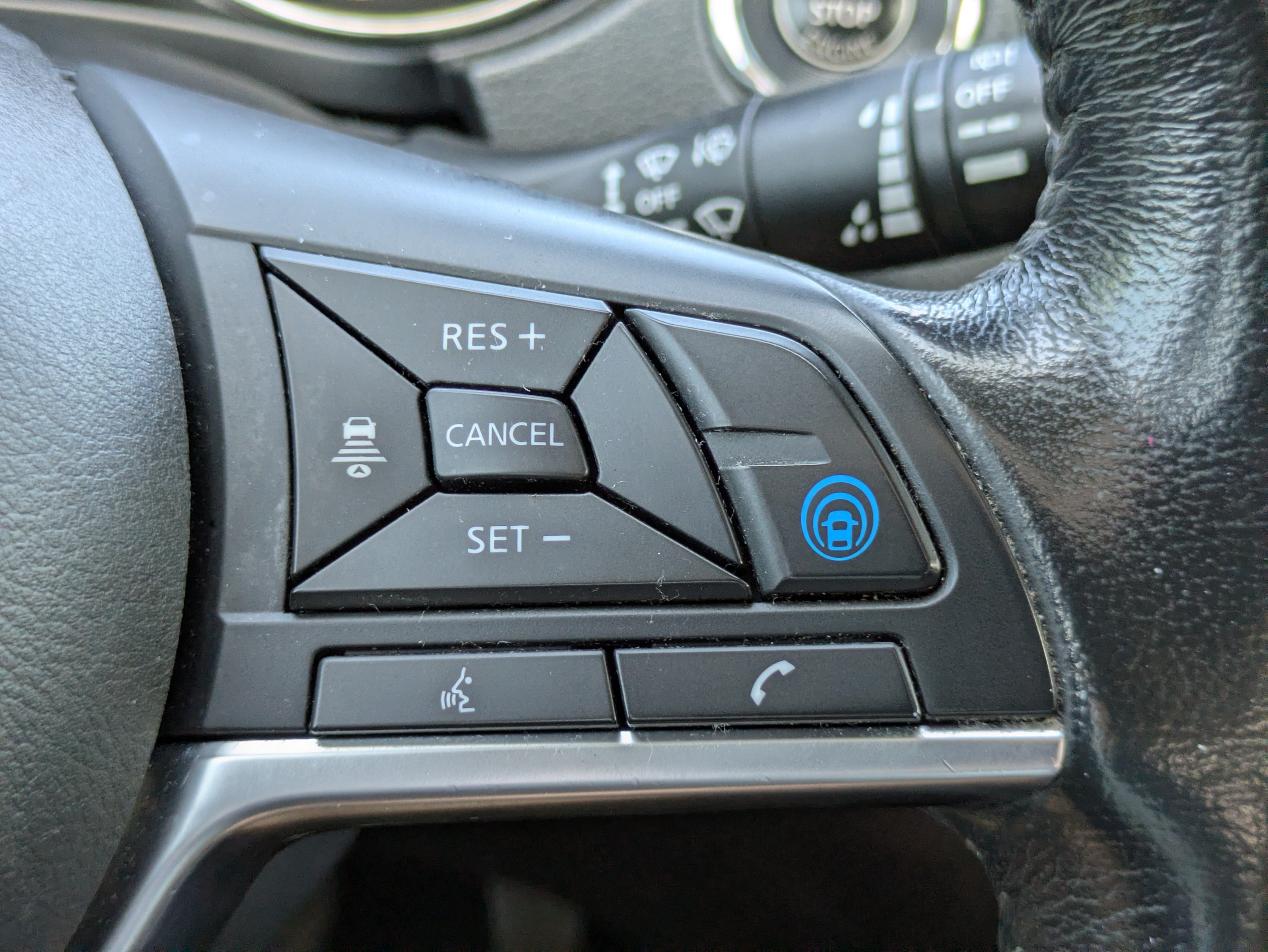 Used 2019 Nissan Rogue SV w/ Premium Package FWD image 25