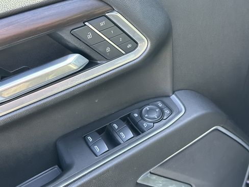 Used 2025 GMC Sierra 1500 SLT image 15