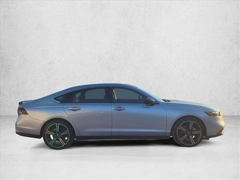 Used 2025 Honda Accord Sport image 4