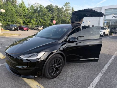 Used 2023 Tesla Model X AWD/4WD image 3