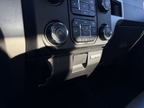 Used 2013 Ford F150 XLT w/ Luxury Equipment Group image 19