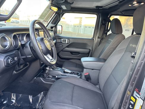 Used 2023 Jeep Gladiator Overland AWD/4WD image 18