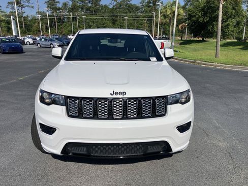 Used 2019 Jeep Grand Cherokee Altitude RWD image 8