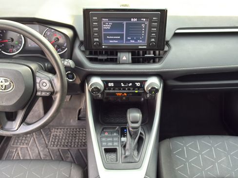 Used 2022 Toyota RAV4 XLE AWD/4WD image 32