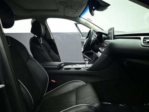 Used 2019 Genesis G70 2.0T Advanced w/ Dynamic Package RWD image 67