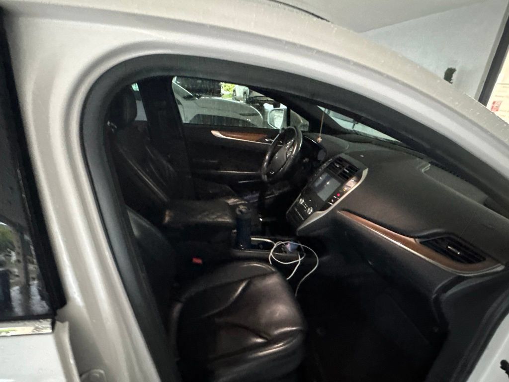 Used 2019 Lincoln MKC Reserve w/ MKC Technology Package FWD image 11