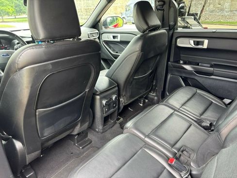 Used 2020 Ford Explorer Limited w/ Hybrid Equipment Group 310A AWD/4WD image 16