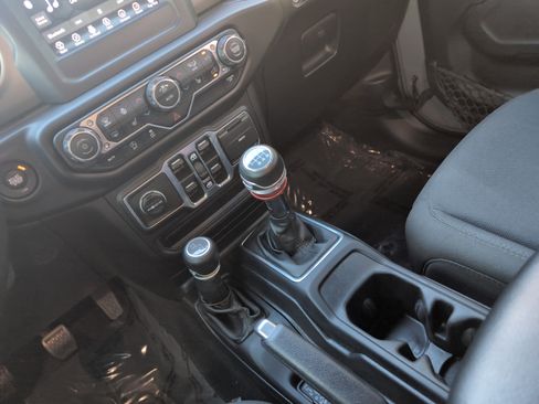 Used 2021 Jeep Wrangler Unlimited Willys image 22