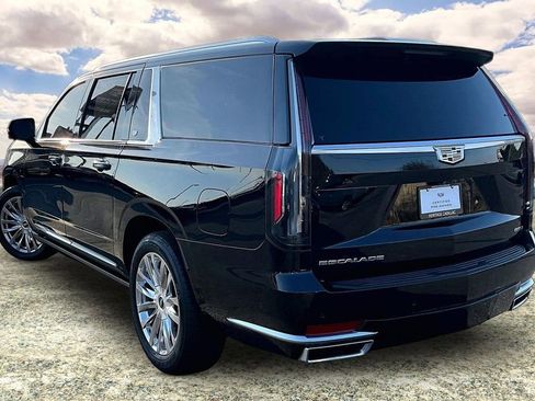 Used 2021 Cadillac Escalade ESV Premium Luxury w/ Driver Assist Tech Package image 4
