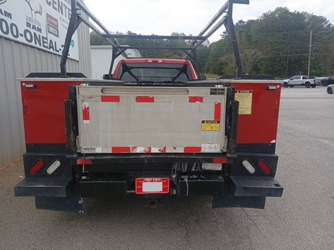 Used 2019 RAM 3500 Tradesman w/ Chrome Appearance Group image 4