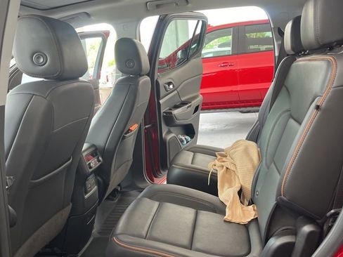 Used 2023 GMC Acadia AT4 w/ Technology Package AWD/4WD image 19