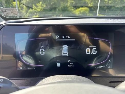 Certified 2025 Kia Sportage EX AWD/4WD image 11